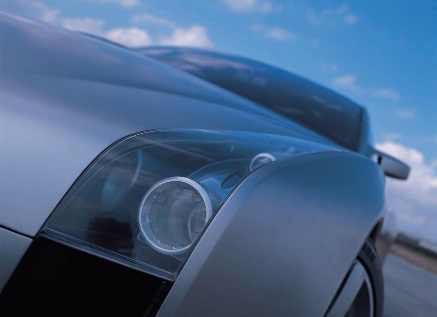  Nissan GT-R Concept 2002 года  (фото 8 из 13)
